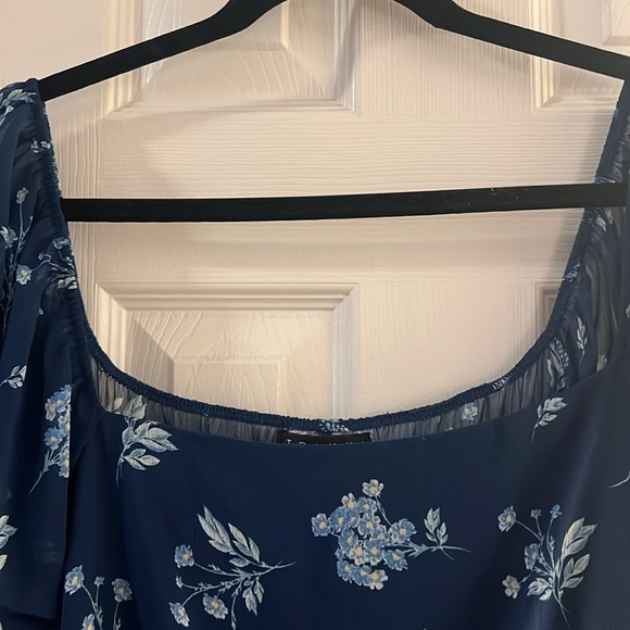 Francesca’s dress with sheer flutter sleeves - Picture 5 of 5